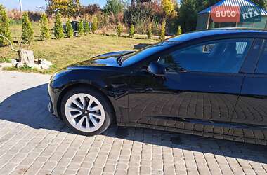 Седан Tesla Model 3 2020 в 