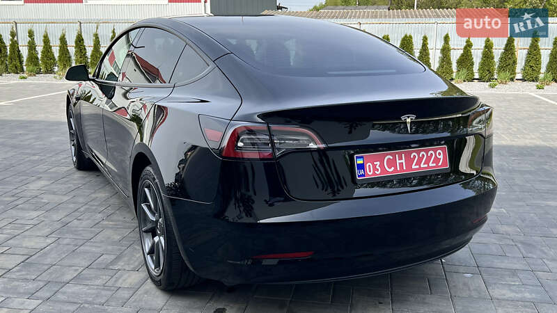 Седан Tesla Model 3 2022 в Луцьку