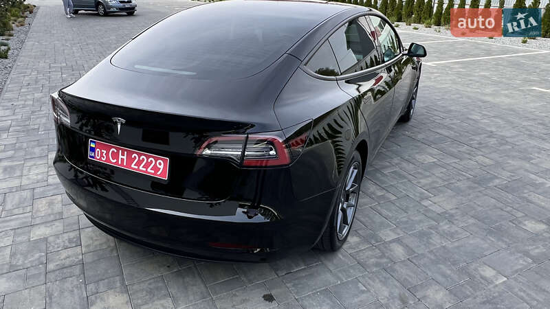 Седан Tesla Model 3 2022 в Луцьку
