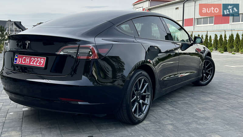 Седан Tesla Model 3 2022 в Луцьку