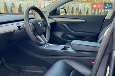 Седан Tesla Model 3 2021 в 