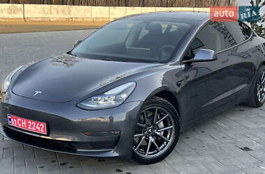 Седан Tesla Model 3 2021 в 