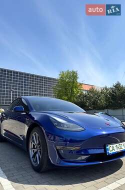 Седан Tesla Model 3 2023 в Луцке