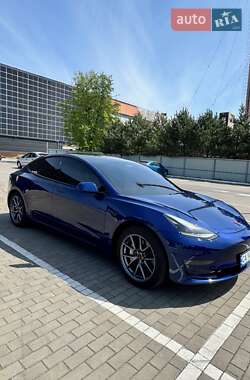 Седан Tesla Model 3 2023 в Луцке