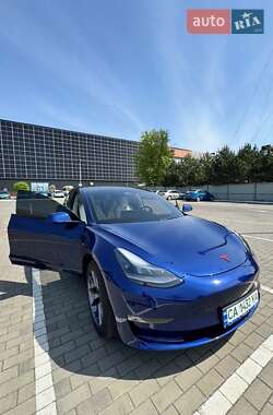 Седан Tesla Model 3 2023 в Луцке