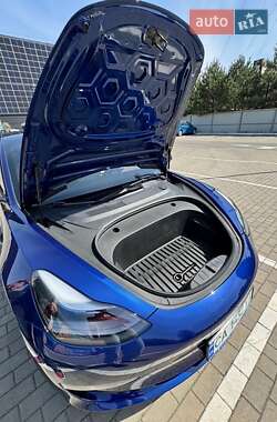 Седан Tesla Model 3 2023 в Луцке