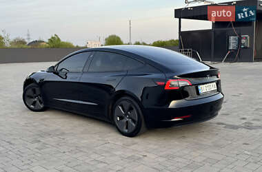 Седан Tesla Model 3 2021 в 