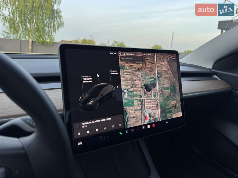 Седан Tesla Model 3 2021 в Калуше