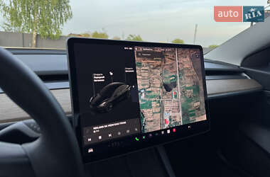 Седан Tesla Model 3 2021 в 