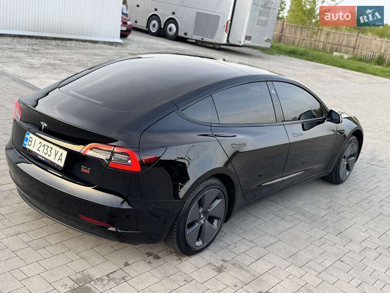 Седан Tesla Model 3 2021 в Калуше