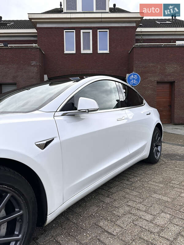 Седан Tesla Model 3 2018 в Киеве фото 4 Седан Tesla Model 3 2018 в Киеве