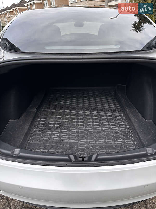 Седан Tesla Model 3 2018 в Киеве фото 12 Седан Tesla Model 3 2018 в Киеве
