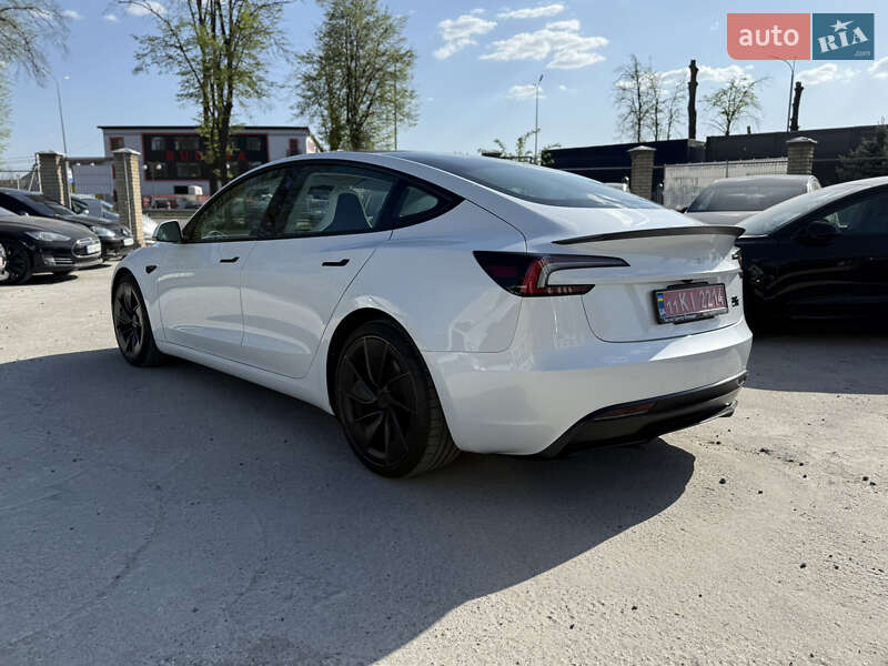 Седан Tesla Model 3 2024 в Вінниці