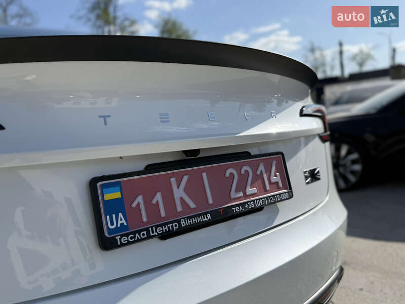 Седан Tesla Model 3 2024 в Виннице