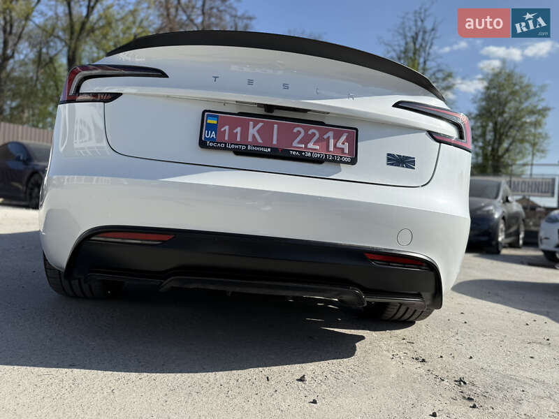 Седан Tesla Model 3 2024 в Виннице