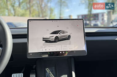 Седан Tesla Model 3 2024 в 