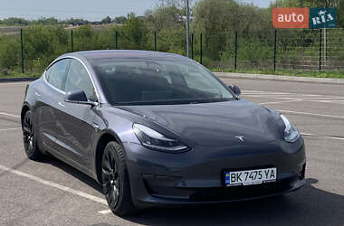 Седан Tesla Model 3 2019 в Рівному