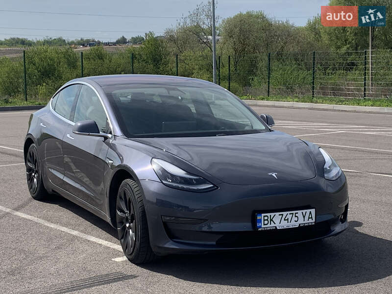 Tesla Model 3 2019