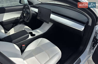 Седан Tesla Model 3 2019 в 