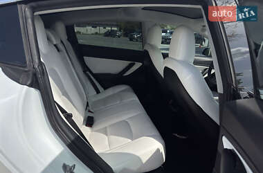 Седан Tesla Model 3 2019 в 