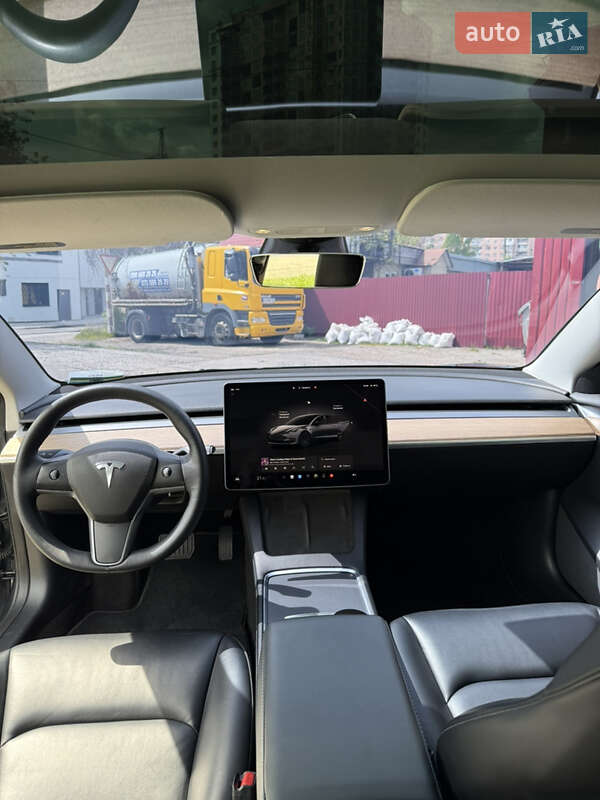 Седан Tesla Model 3 2022 в Вишгороді