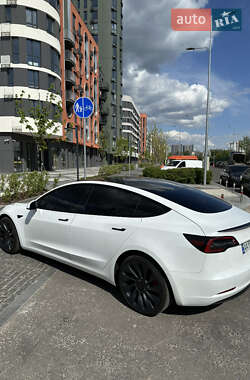 Седан Tesla Model 3 2023 в 