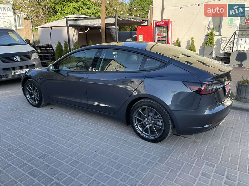 Седан Tesla Model 3 2022 в Тернополі
