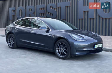 Седан Tesla Model 3 2019 в 