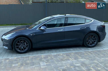 Седан Tesla Model 3 2019 в 