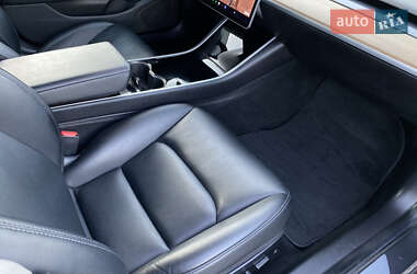 Седан Tesla Model 3 2019 в 