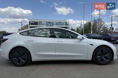 Седан Tesla Model 3 2020 в 
