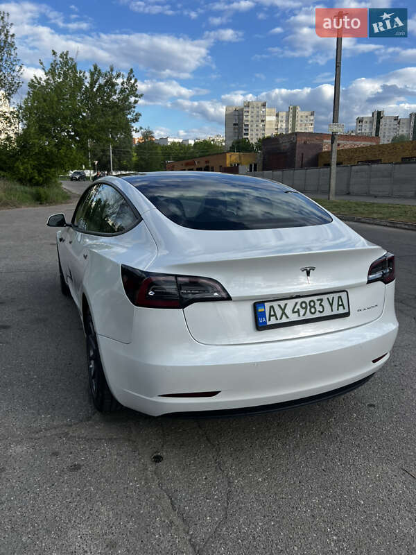Седан Tesla Model 3 2021 в Харкові