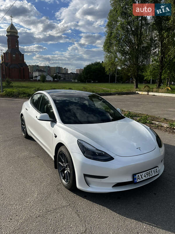 Седан Tesla Model 3 2021 в Харкові