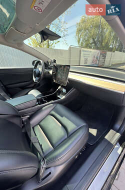 Седан Tesla Model 3 2019 в 