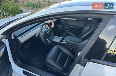 Седан Tesla Model 3 2022 в 