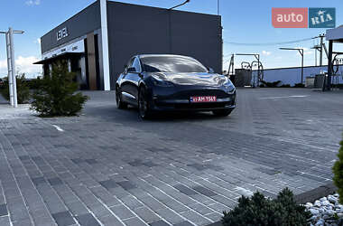 Седан Tesla Model 3 2020 в 