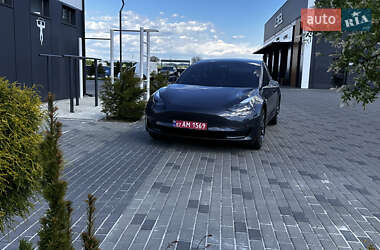 Седан Tesla Model 3 2020 в 