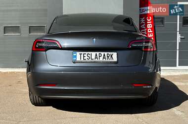 Седан Tesla Model 3 2023 в 