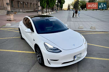 Седан Tesla Model 3 2020 в Миколаєві