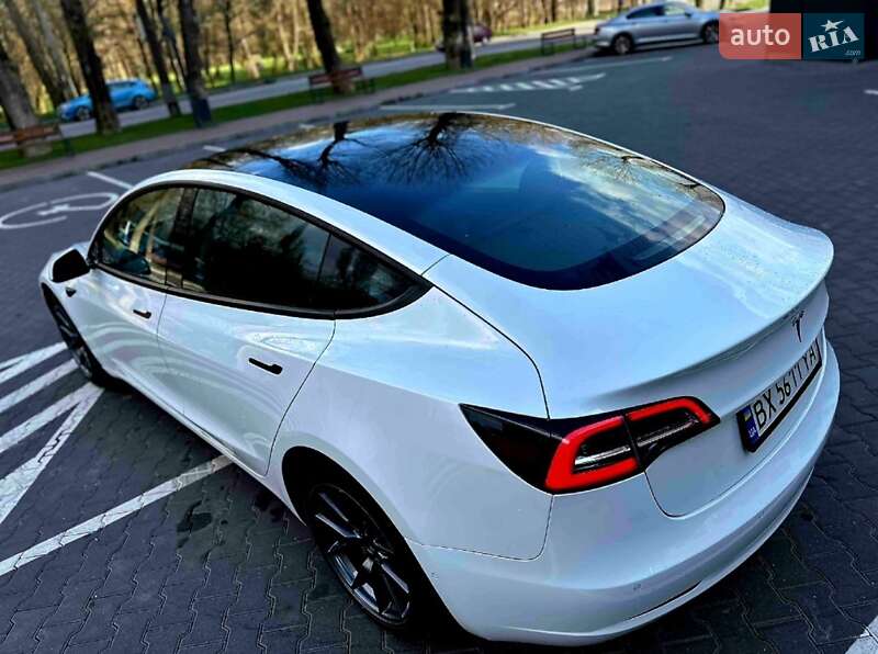Седан Tesla Model 3 2021 в Хмельницком