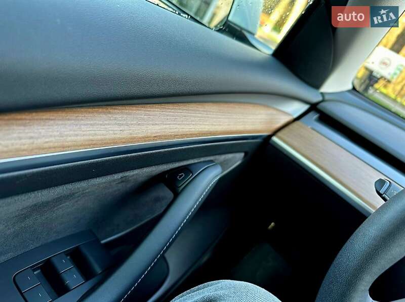 Седан Tesla Model 3 2021 в Хмельницком