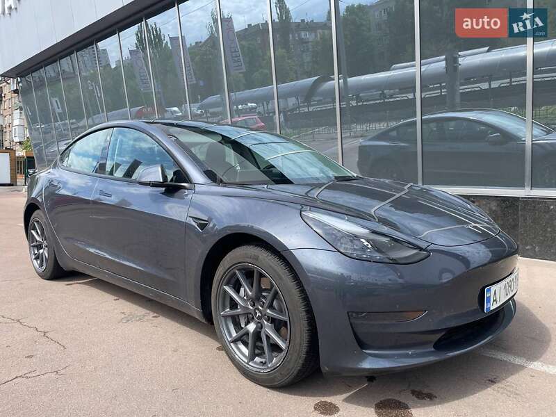 Tesla Model 3 2023