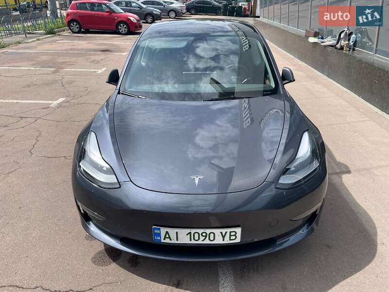 Седан Tesla Model 3 2023 в Києві