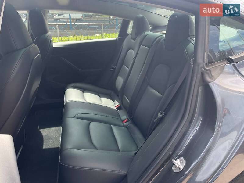 Седан Tesla Model 3 2023 в Києві