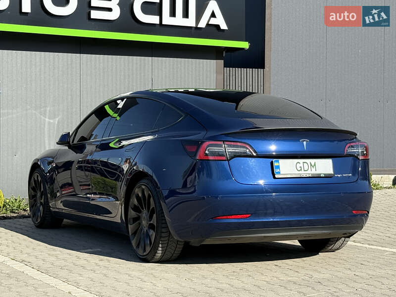 Седан Tesla Model 3 2022 в Львові