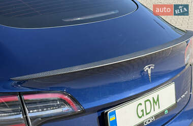 Седан Tesla Model 3 2022 в 