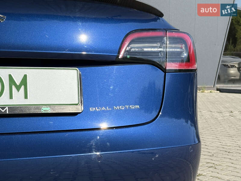 Седан Tesla Model 3 2022 в Львові
