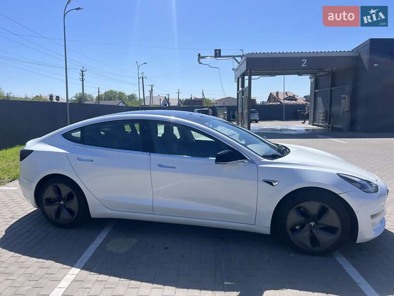 Седан Tesla Model 3 2019 в Киеве