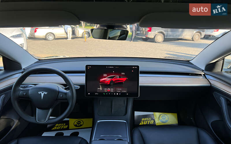 Седан Tesla Model 3 2022 в Львове