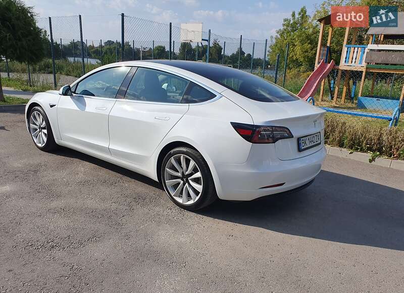 Седан Tesla Model 3 2020 в Рівному фото 34 Седан Tesla Model 3 2020 в Рівному